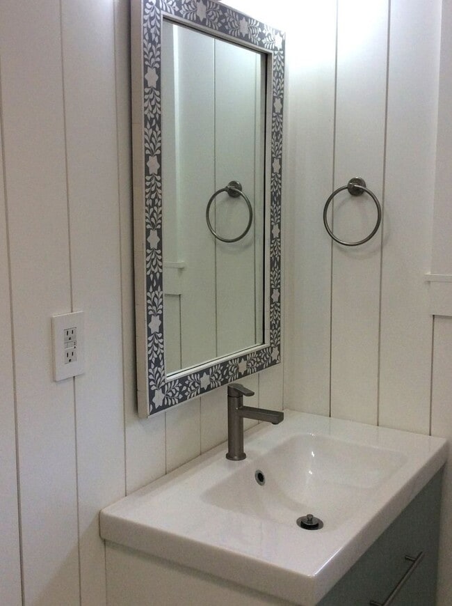 Building Photo - Browns Point Beauty! Spacious 2BDRM/1.75 BATH Home with Partial View of the Sound!