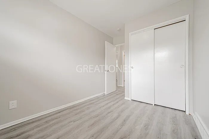 Building Photo - 1137 Maple Ave