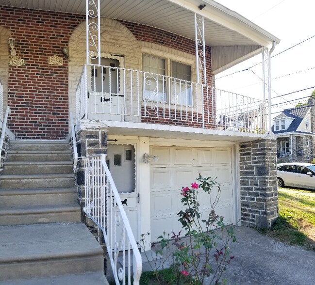 Building Photo - 5965 Houghton St