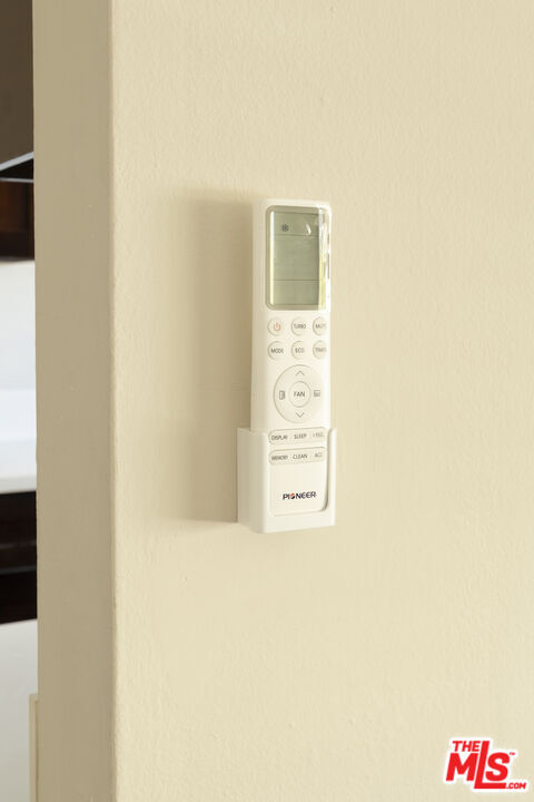 Building Photo - 925 N Curson Ave