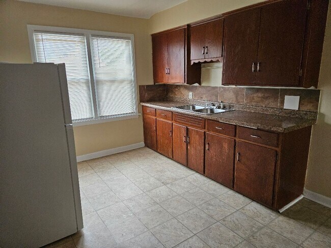 Building Photo - 4522 N Teutonia Ave