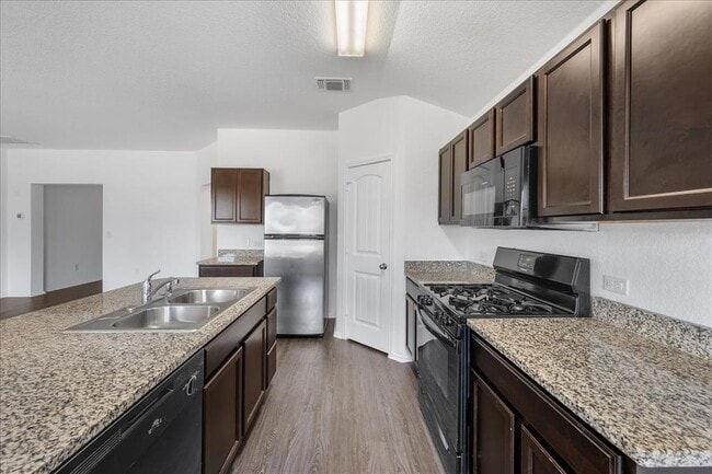 Building Photo - 15116 Custis Ln