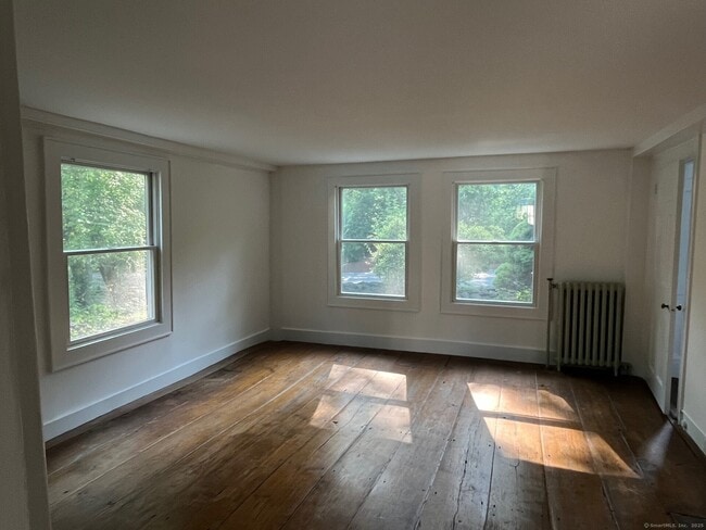 Building Photo - 434 Hurlbutt St