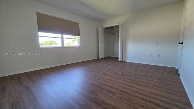 Building Photo - 180 Cypress E230