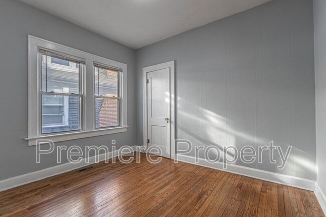 Building Photo - 2400 N 12 St