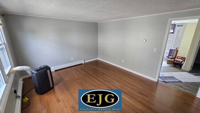 Building Photo - 158 Beech St