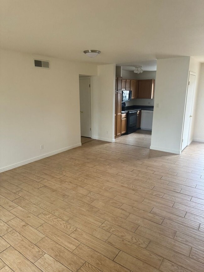 Building Photo - Pineview Village Condo for Rent_Available NOW
