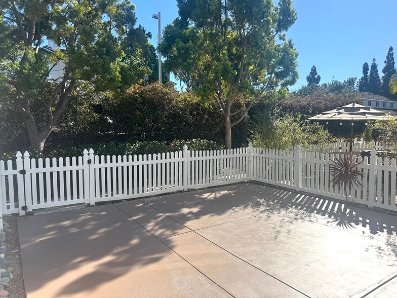 Building Photo - 1331 Statice Ct