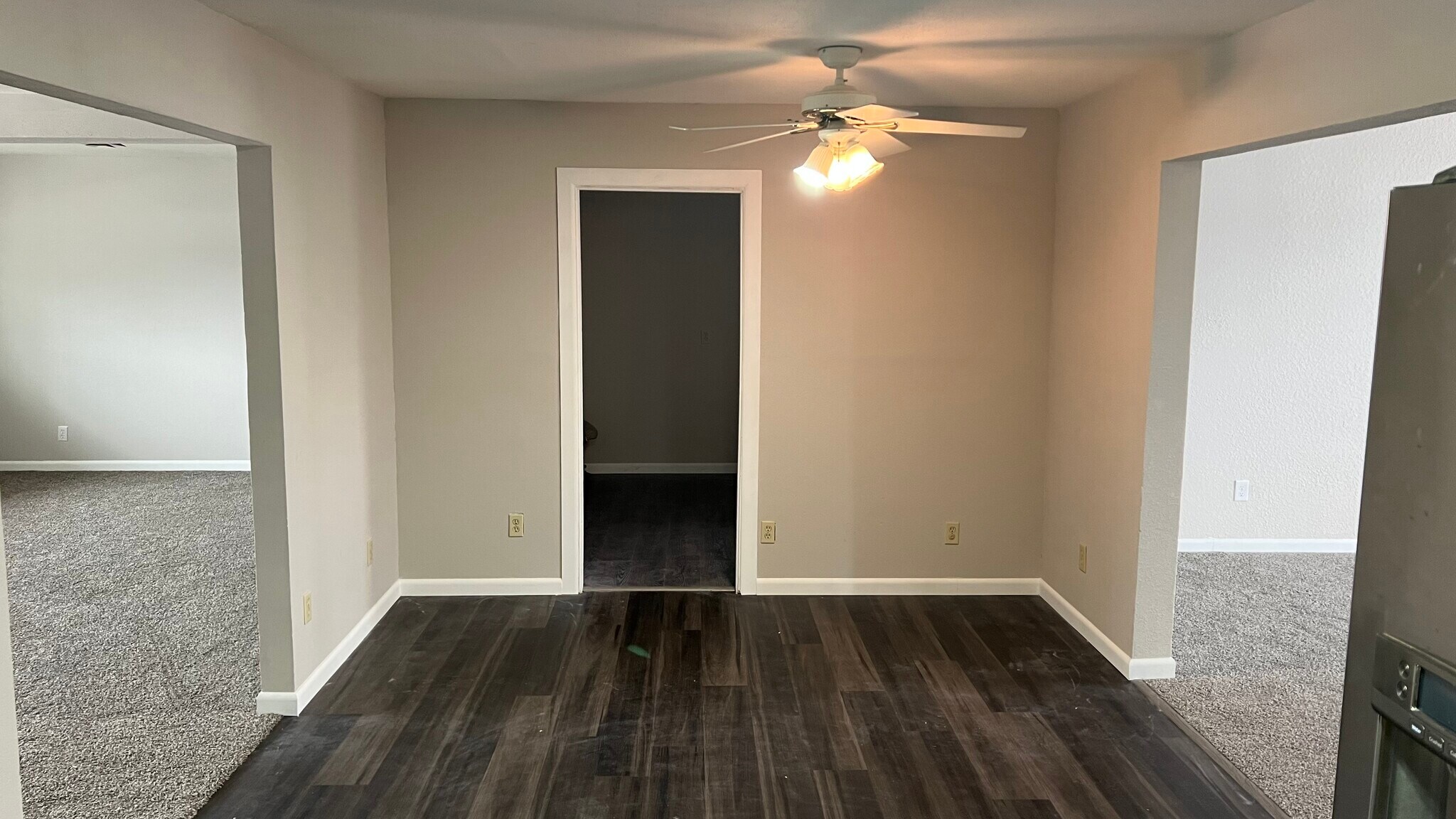 Building Photo - 3708 Sierra Vista Dr