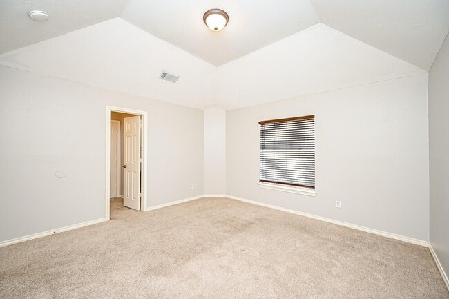 Building Photo - 8135 Cove Timbers Ln