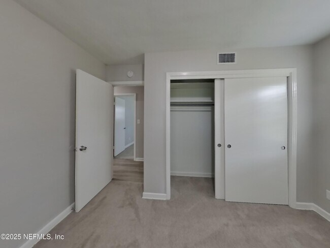 Building Photo - 8588 Lamanto Ave N