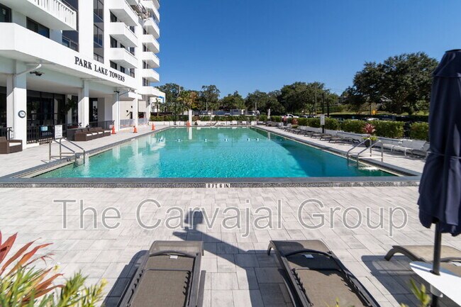 Building Photo - 400 E Colonial Dr