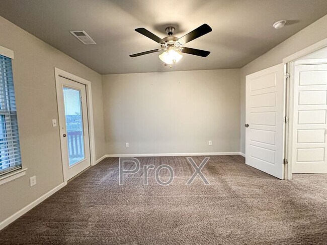 Building Photo - 1733 W Whitney Ln