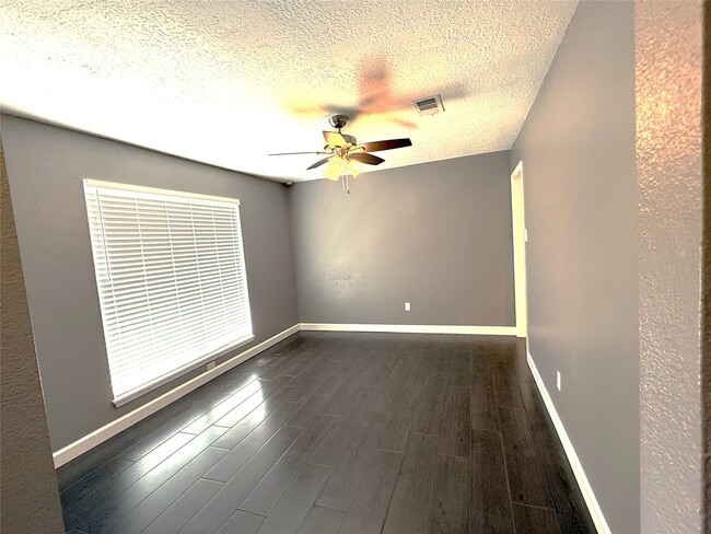 Building Photo - 17119 Barcelona Dr