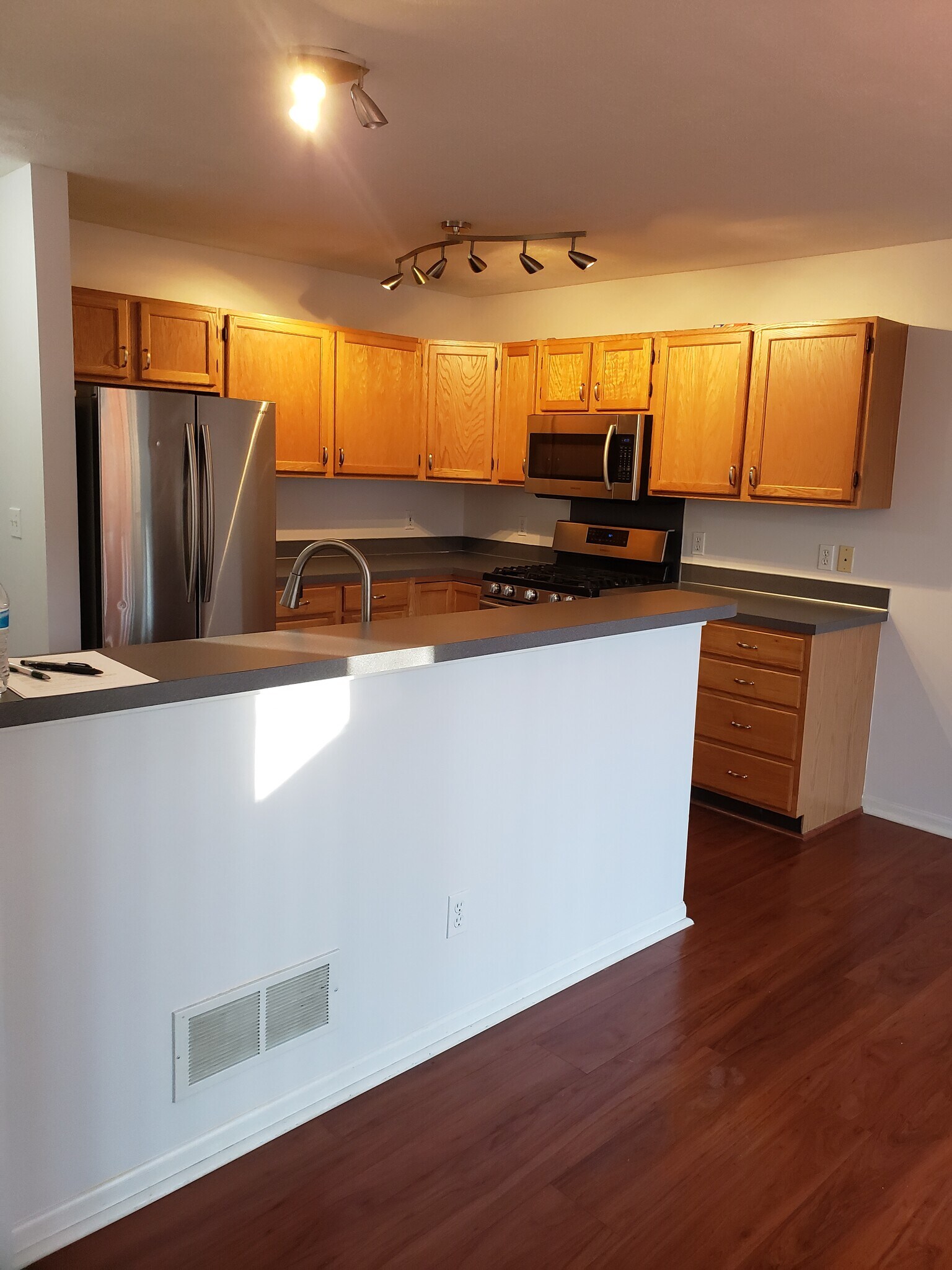 Building Photo - 3910 Old Elm Dr SE