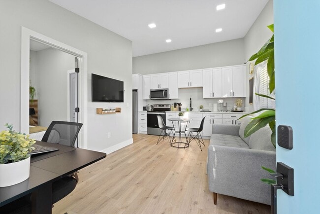 Primary Photo - ? Modern 1 Bedroom in National City – Furn...