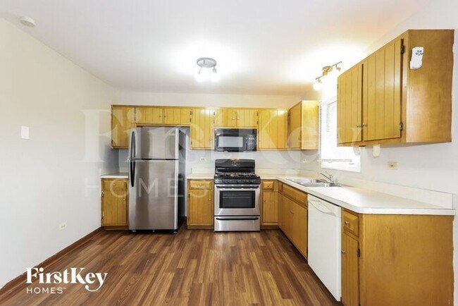 Building Photo - 2508 John Bourg Dr