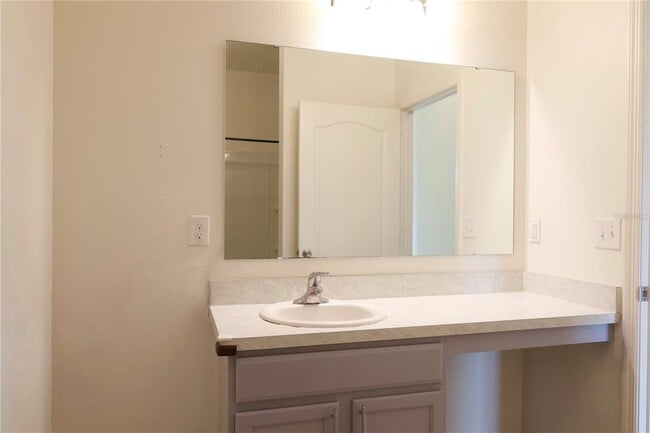 Building Photo - 2164 Carriage Pointe Loop