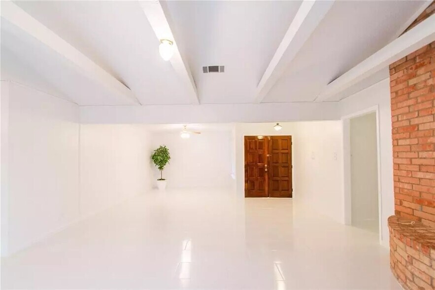 Building Photo - 2137 Shady Grove Dr