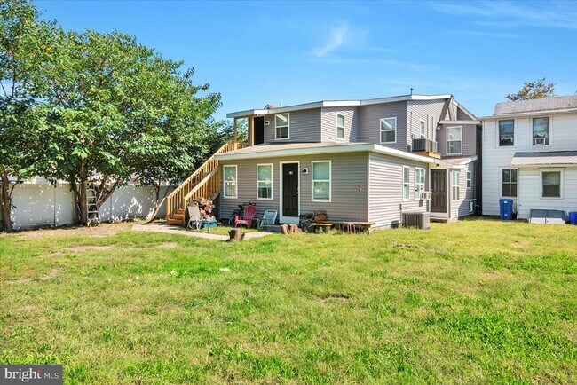 Building Photo - 220 Delsea Dr