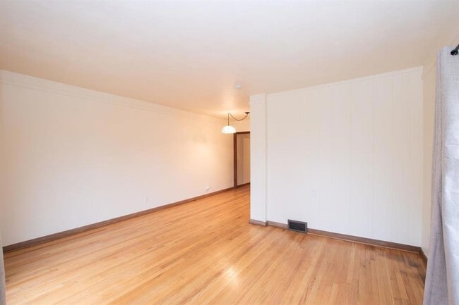 Building Photo - 4931 Woodland Ave