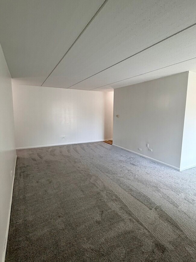 Building Photo - 4420 W 111th St