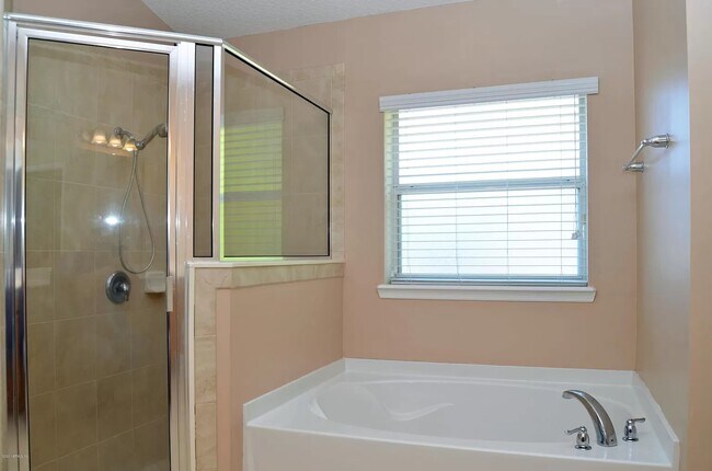 Building Photo - 32410 Pond Parke Pl