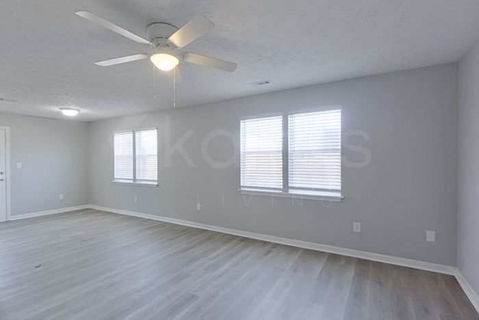 Building Photo - 250 Deer Pkwy