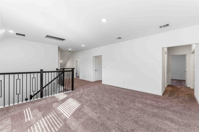 Building Photo - 3710 Highcliffe Dr