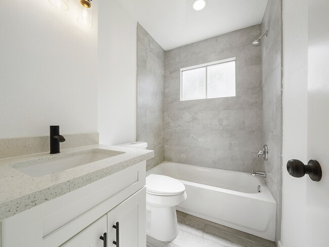 Building Photo - 3607 Marchant Rd