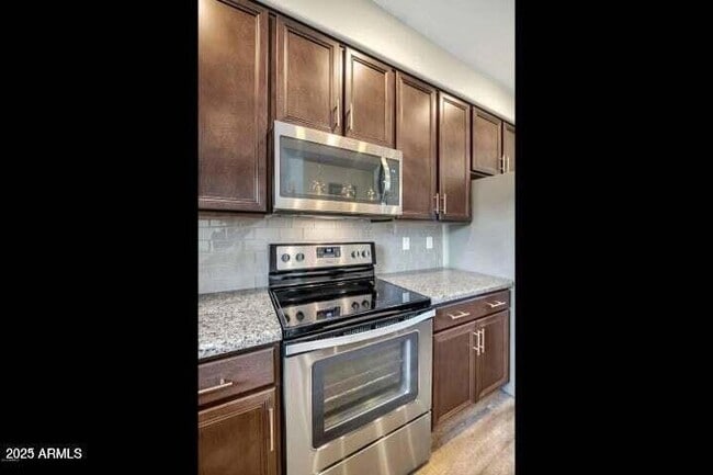 Building Photo - 2090 S Dorsey Ln