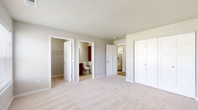 Building Photo - RENT SPECIAL - 2 Bedroom 2 Bathroom Condo Style Inner-Upper is Available