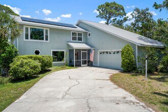 Building Photo - ** STUNNING 4 BEDROOM 2 FULL BATH/ 2 HALF ...