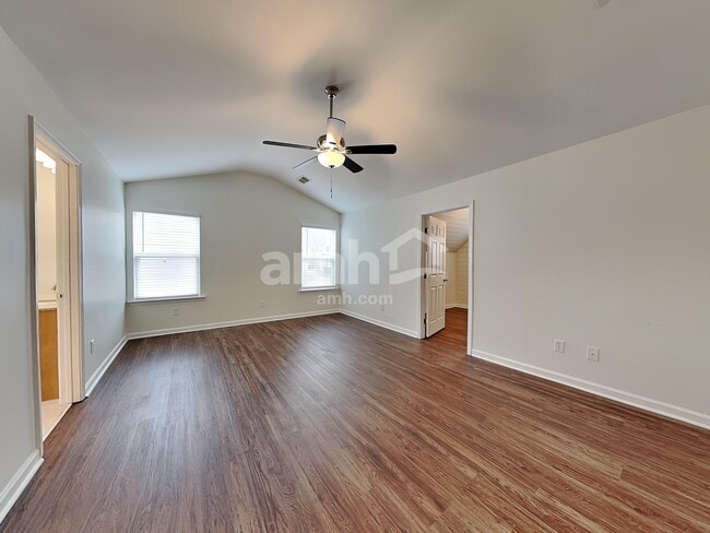 Building Photo - 488 Lincolnwood Ln