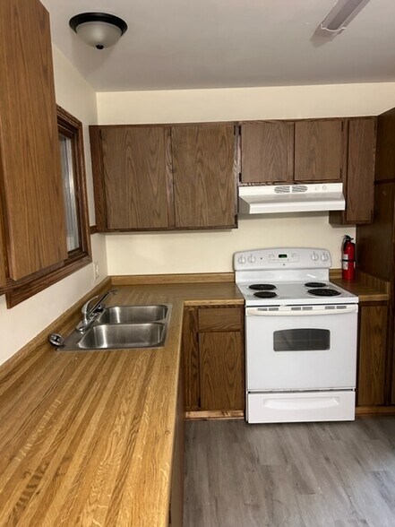 Building Photo - 10219 Towne View Rd