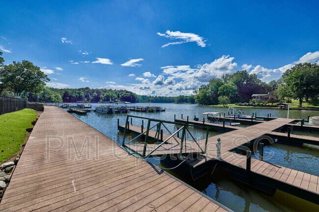 Building Photo - 98 Topsail Ct