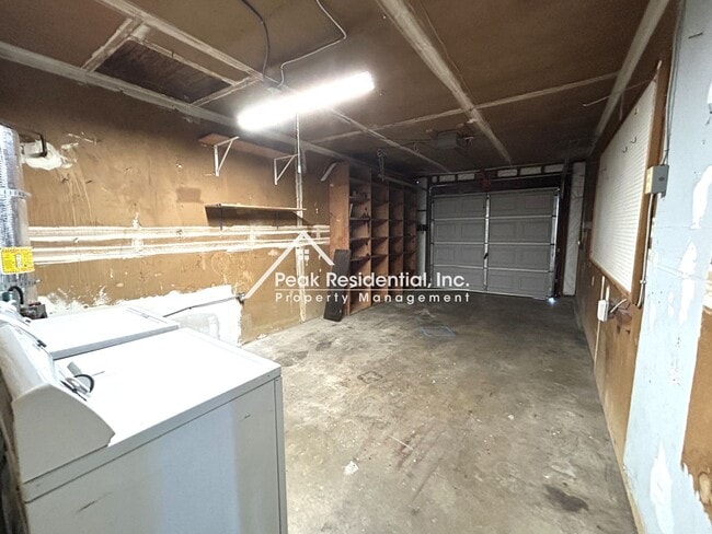 Building Photo - Orangevale 2bd/1ba Duplex with Garage