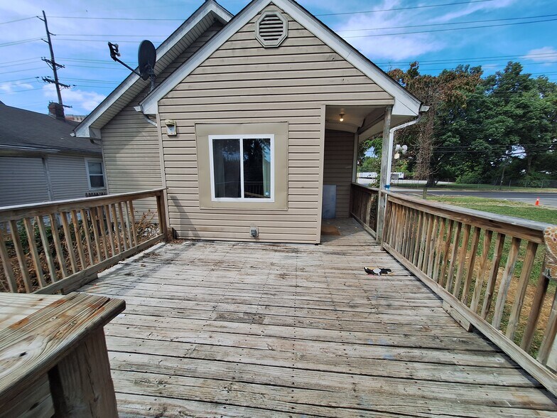 Building Photo - 2305 7th Street Rd