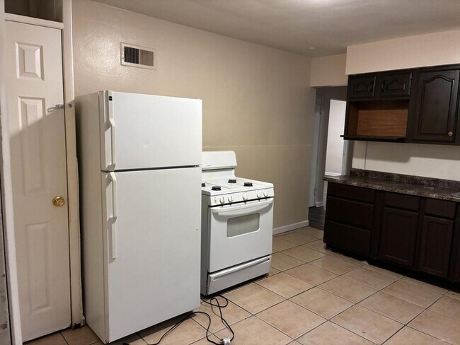 Building Photo - 9757 Lorna Ln