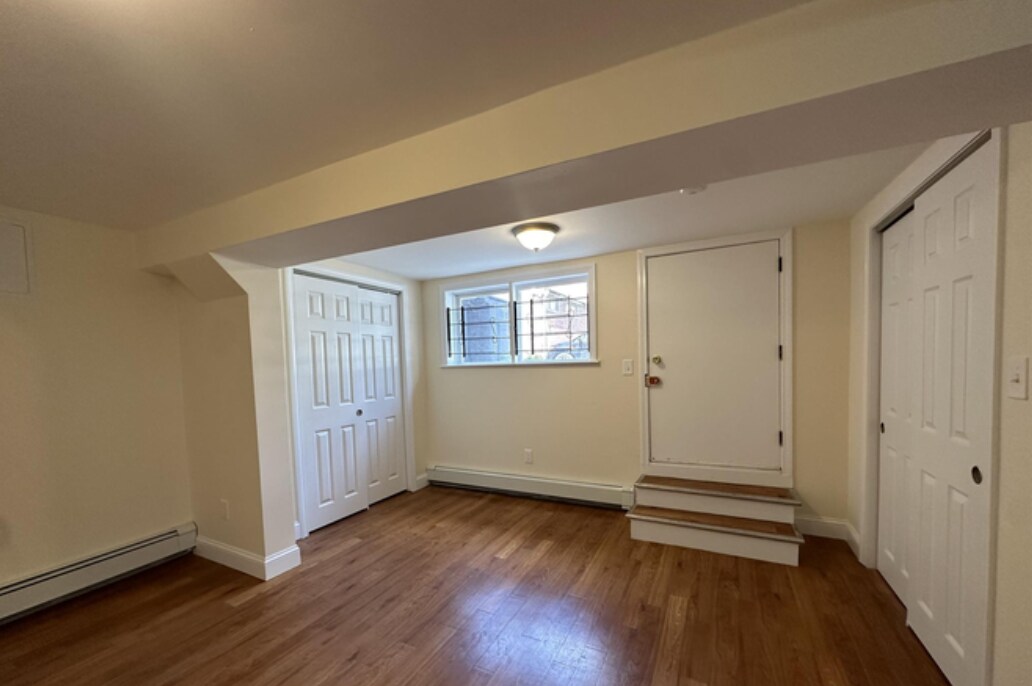 Building Photo - 381 Harvard St