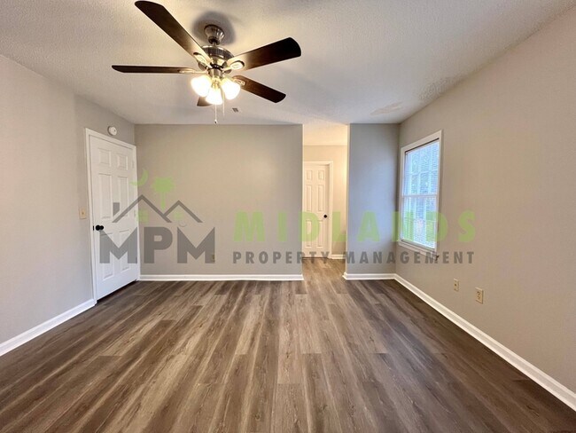 Building Photo - 237 Devonport Dr