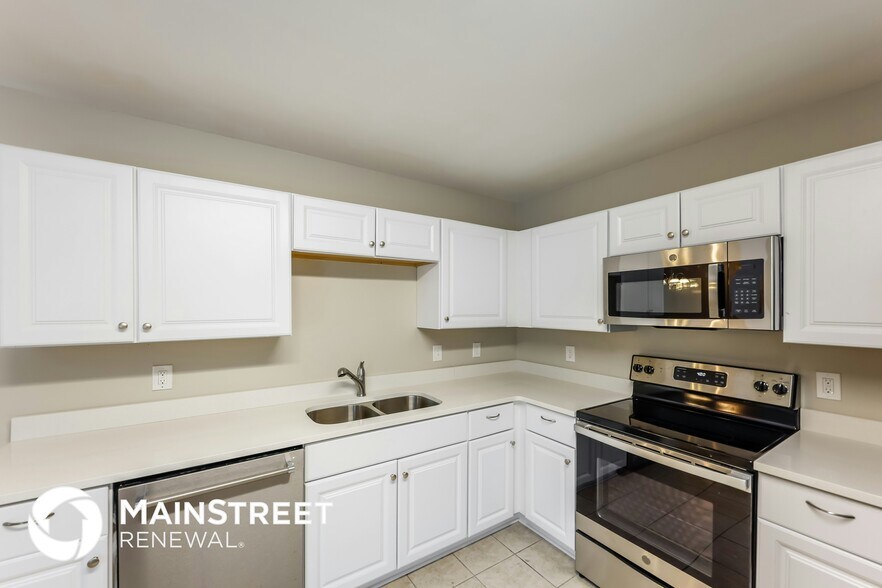 Building Photo - 12166 Dale Dr