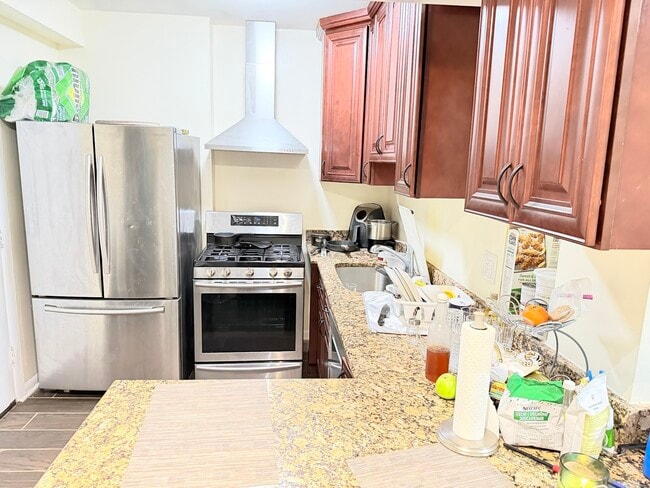 Building Photo - 2817 N Clybourn Ave