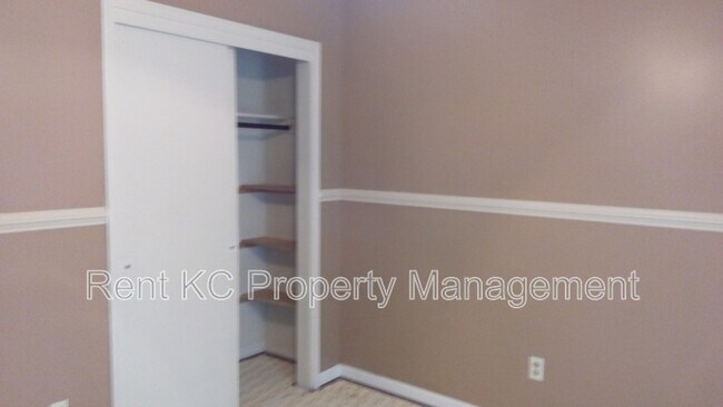 Building Photo - 10013 N Harrison Dr