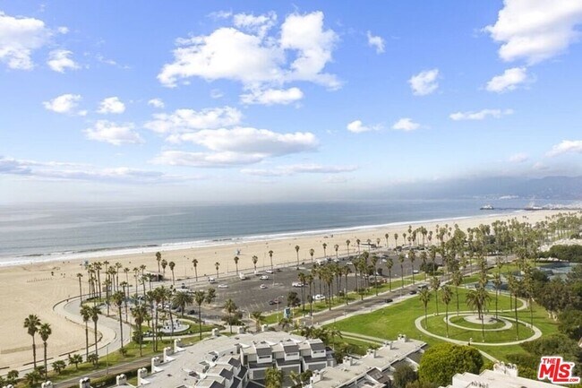 Building Photo - 2910 Neilson Wy