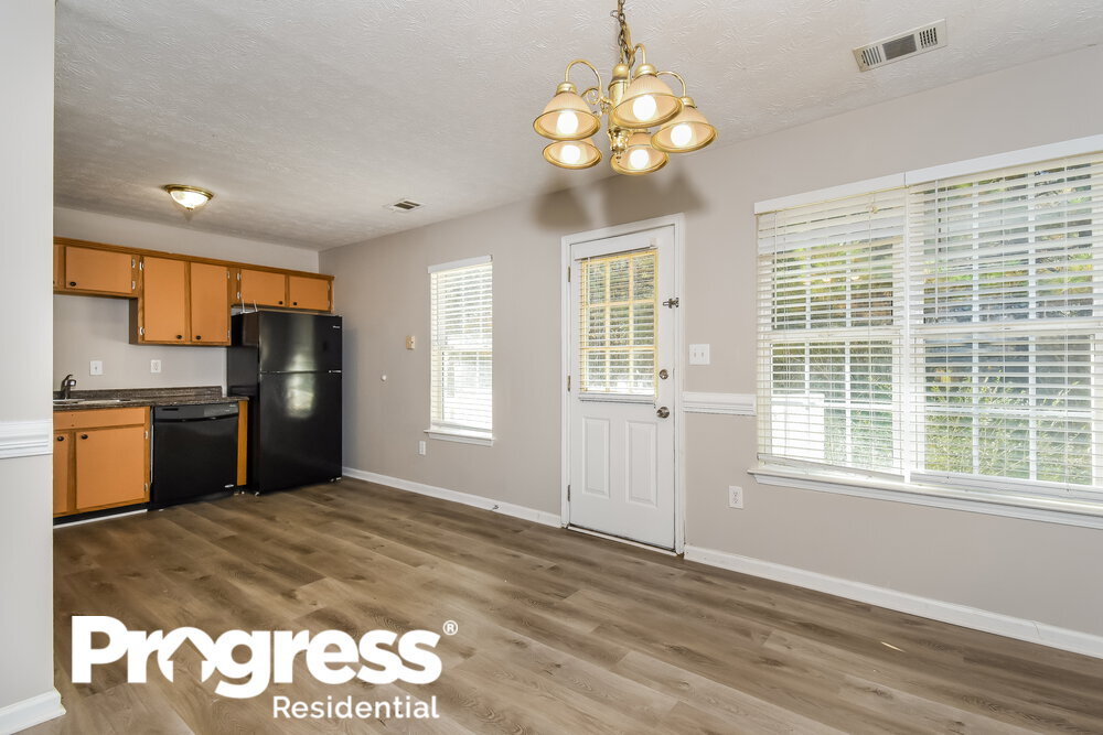 Building Photo - 145 S Barbara Ln