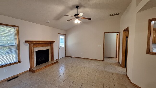 Building Photo - Make this Lovely 3 Bedroom your home for t...