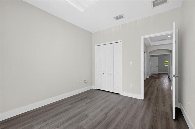 Building Photo - 981 SW 149th Ct