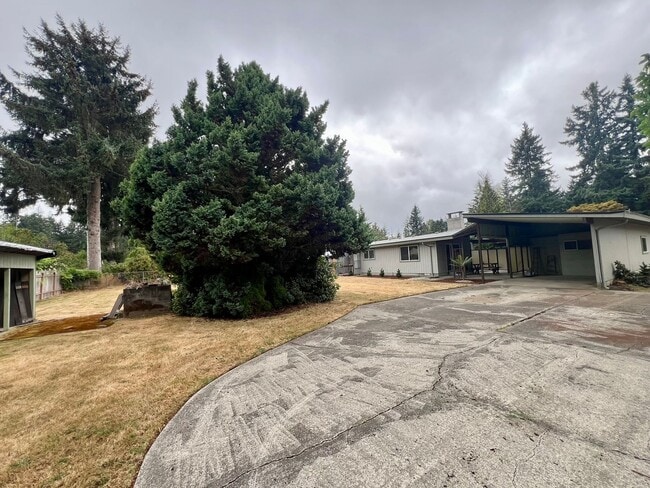 Building Photo - Updated 3BD Rambler w/ Exterior Amenities
