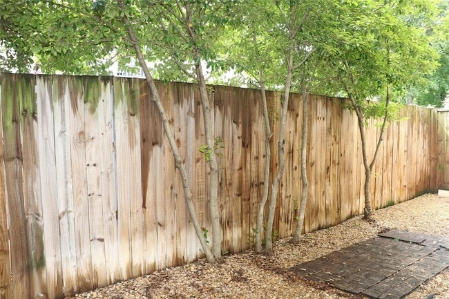 Building Photo - 3718 Dorothy Ave